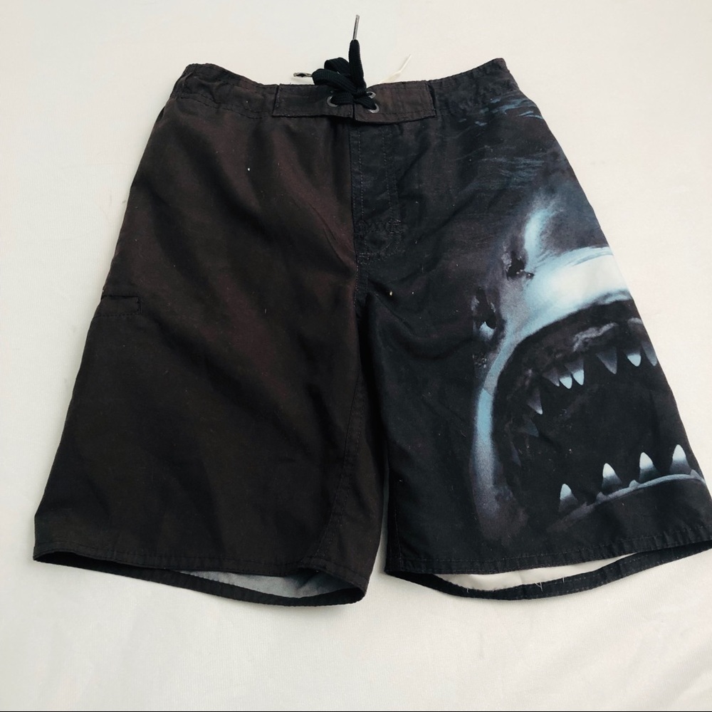 Old Navy black shark lined drawstring swim trunks S=6/7